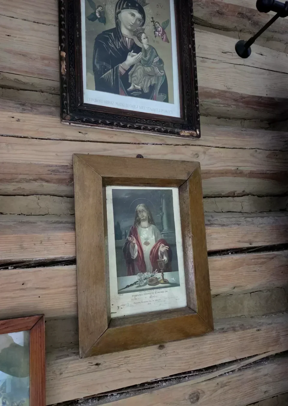 Pamiątka I Komunii po porzednich właścicielach domu