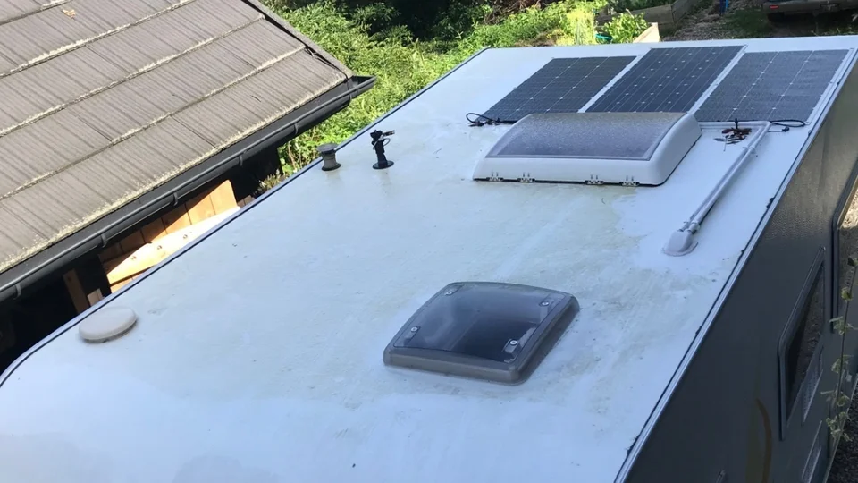 Przyczepa kempingowa jako mobilny magazyn energii
